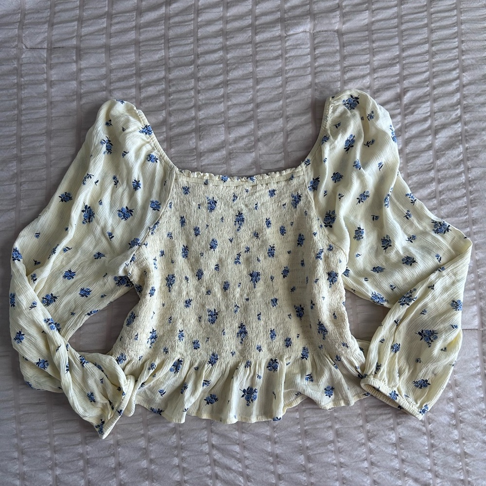 Arizona Jeans Co Yellow Smocked Long Sleeve Floral Top (XL)